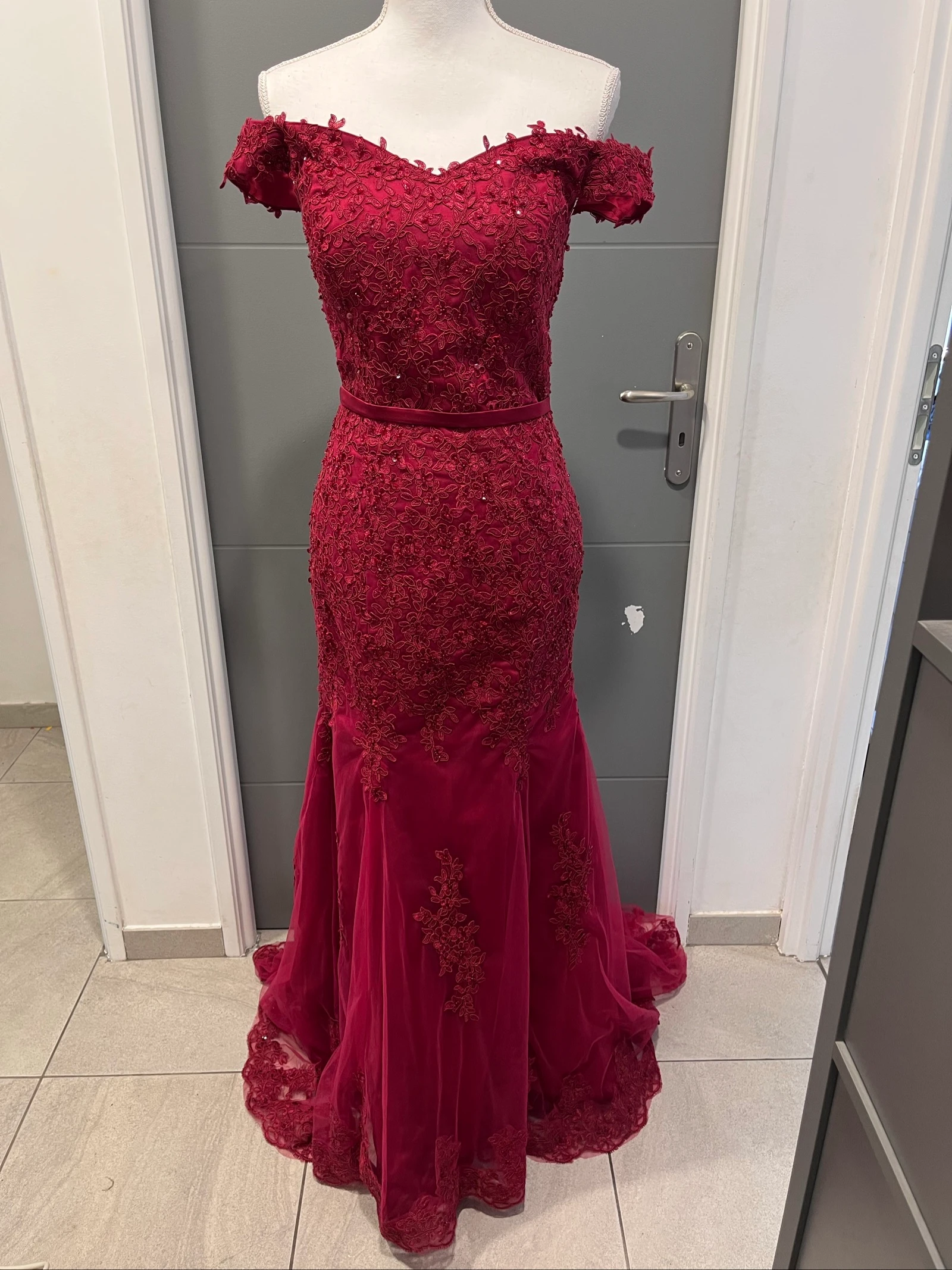 Vestido sirena burdeos Stacees talla 34 – photo 2